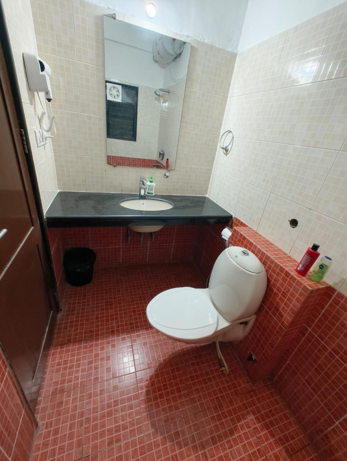 Hoshtel99 - Lux - Stay, Cowork And Cafe - Luxurious Bungalow Pune Extérieur photo
